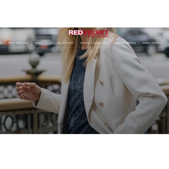 Red hoop dangle earrings - Picture 6 of 6